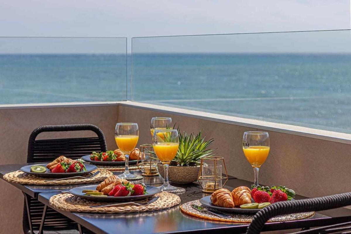797 Holiday Rentals - Benalbeach- Moderno Piso Para 5 Con Vistas Al Mar Бенальмадена Экстерьер фото