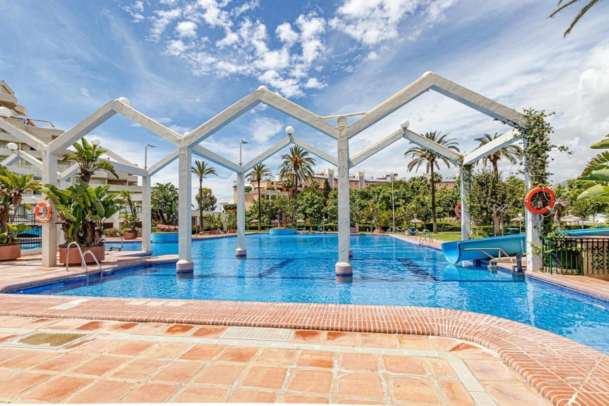 797 Holiday Rentals - Benalbeach- Moderno Piso Para 5 Con Vistas Al Mar Бенальмадена Экстерьер фото