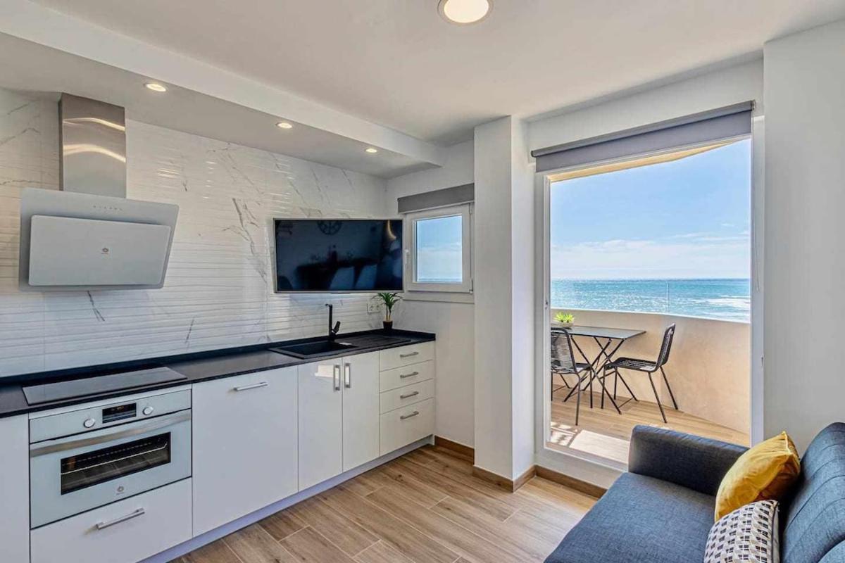 797 Holiday Rentals - Benalbeach- Moderno Piso Para 5 Con Vistas Al Mar Бенальмадена Экстерьер фото