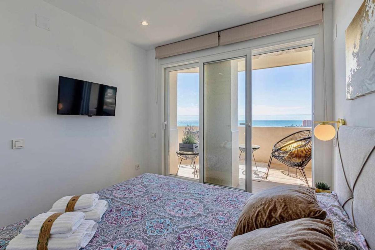 797 Holiday Rentals - Benalbeach- Moderno Piso Para 5 Con Vistas Al Mar Бенальмадена Экстерьер фото