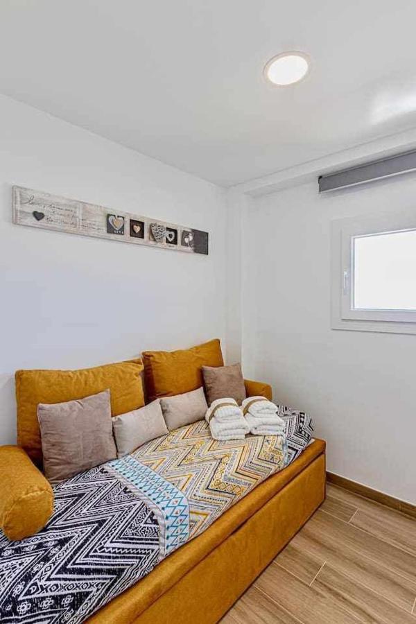 797 Holiday Rentals - Benalbeach- Moderno Piso Para 5 Con Vistas Al Mar Бенальмадена Экстерьер фото