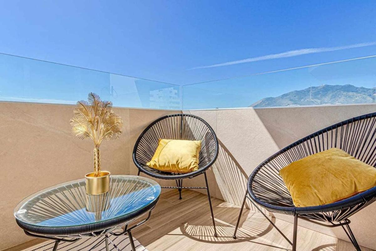 797 Holiday Rentals - Benalbeach- Moderno Piso Para 5 Con Vistas Al Mar Бенальмадена Экстерьер фото