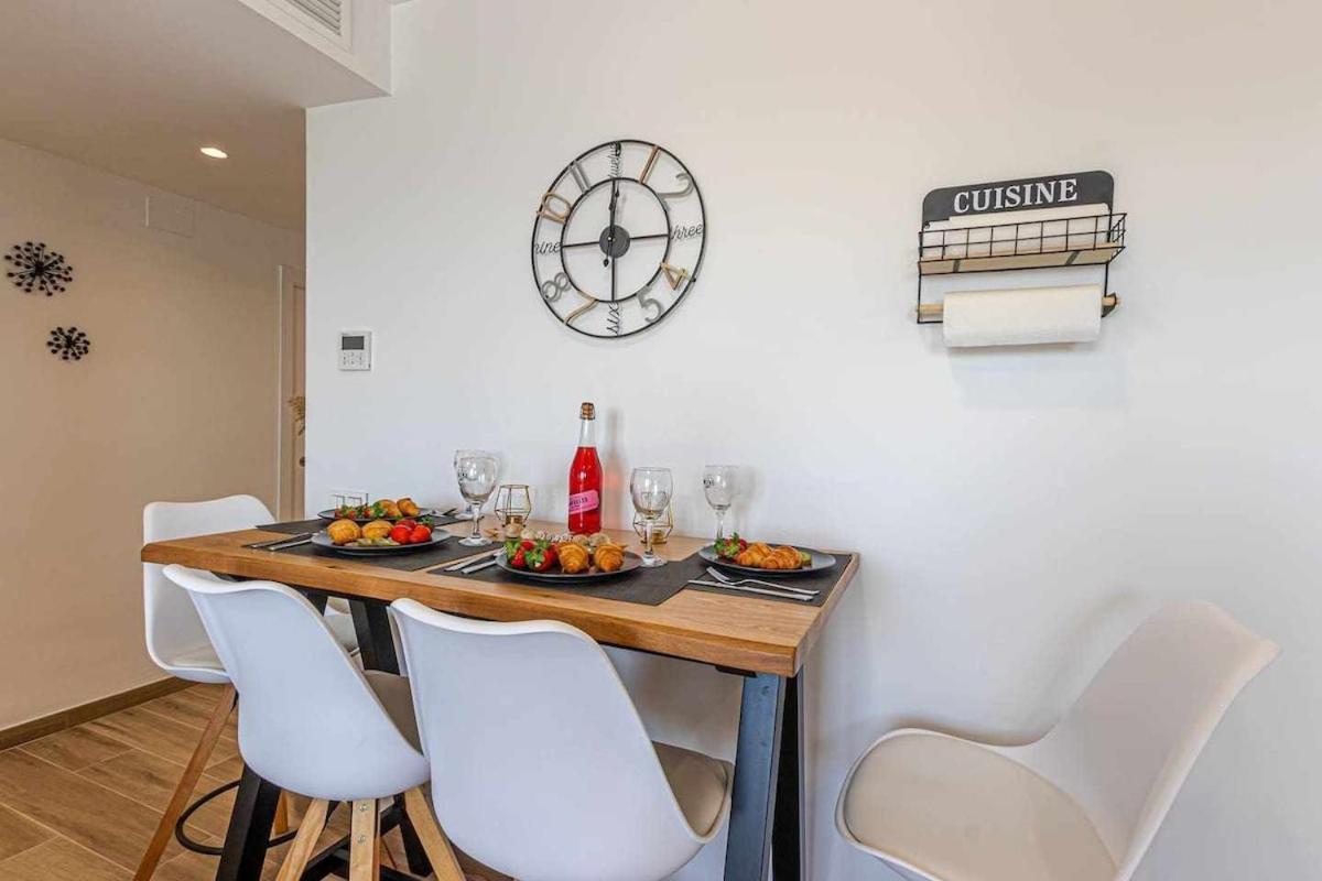 797 Holiday Rentals - Benalbeach- Moderno Piso Para 5 Con Vistas Al Mar Бенальмадена Экстерьер фото